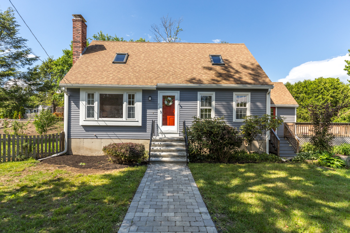 Desirable North Beverly location presents a home sweet home!